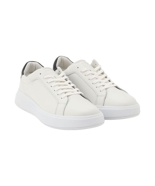 Calvin Klein(カルバン・クライン)の「ロートップレースアップスニーカー(スニーカー・メンズ・アイボリー系・41/40/42)」の1枚目の写真
