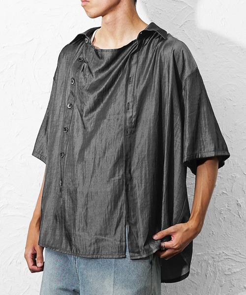 MinoriTY（マイノリティ）の「【MinoriTY】マルチWAYサテン半袖プルオーバーシャツ 夏服 ユニセックス 半袖（シャツ/ブラウス・メンズ・グレー/ブラック・M/L）」の13枚目の写真