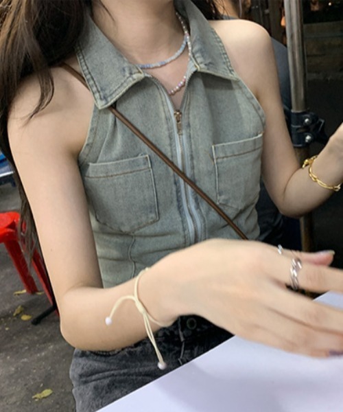 Vipoa（ヴィポア）の「Zip up denim crop tops（ベスト・レディース・ライトブルー・FREE）」の4枚目の写真