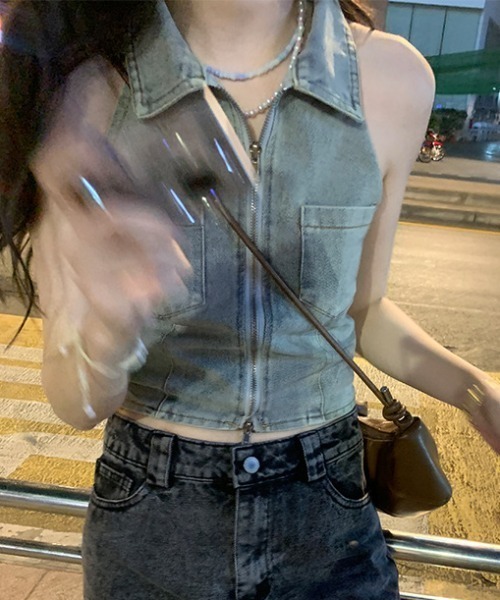 Vipoa（ヴィポア）の「Zip up denim crop tops（ベスト・レディース・ライトブルー・FREE）」の10枚目の写真