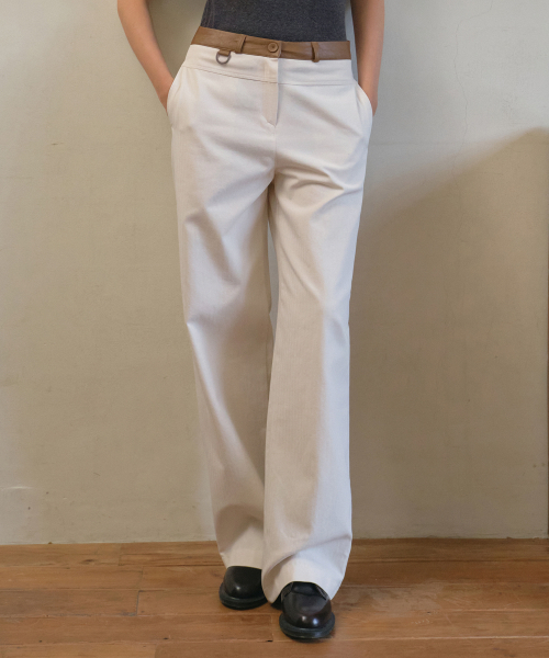 OURNOSTALGIA(アワー ノスタルジア)の「Auburn leather waist pants_Ivory(O25-PT12)(その他パンツ・レディース・アイボリー・MEDIUM/SMALL)」の2枚目の写真