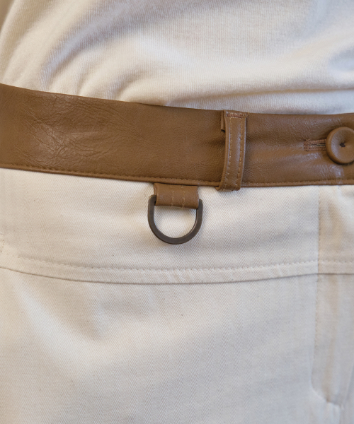 OURNOSTALGIA(アワー ノスタルジア)の「Auburn leather waist pants_Ivory(O25-PT12)(その他パンツ・レディース・アイボリー・MEDIUM/SMALL)」の4枚目の写真