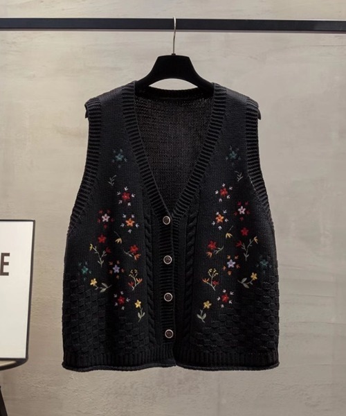 花柄刺繍ケーブルニットベスト（ベスト）｜CHUL（チュル）の