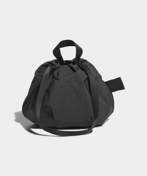 adidas（アディダス）の「マストハブス スモール バッグ / アディダス adidas（ショルダーバッグ・レディース・グレー・FREE）」の2枚目の写真