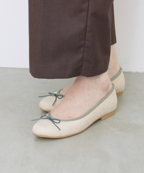 Launa lea(ラウナレア)の「【26秋冬】ラウンドトゥバレエシューズ(B1615A)(バレエシューズ・レディース・ネイビー/アイボリー・25.0cm/22.0cm/24.5cm/21.5cm/24.0cm/23.5cm/23.0cm/25.5cm/22.5cm)」の1枚目の写真