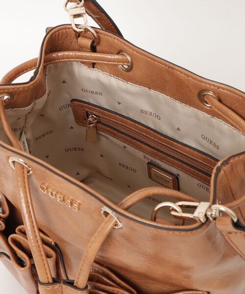 Guess(ゲス)の「THEODORA Drawstring Bucket Bag ショルダーバッグ バケットバッグ(ショルダーバッグ・レディース・ブラック・ONE SIZE)」の13枚目の写真
