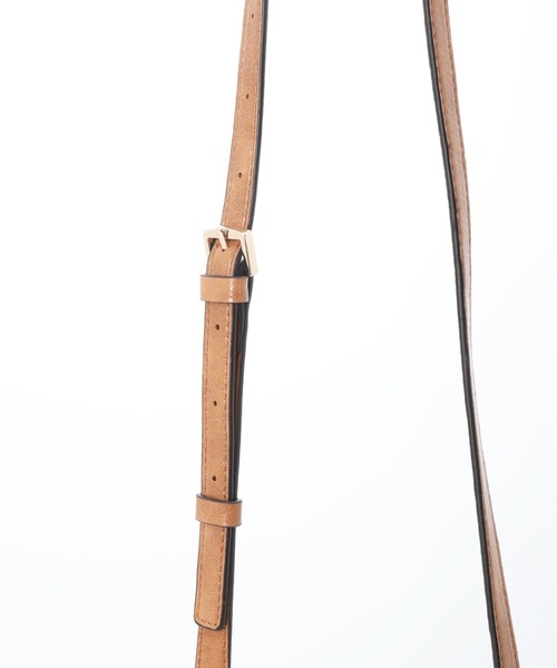 Guess(ゲス)の「THEODORA Drawstring Bucket Bag ショルダーバッグ バケットバッグ(ショルダーバッグ・レディース・ブラック・ONE SIZE)」の5枚目の写真