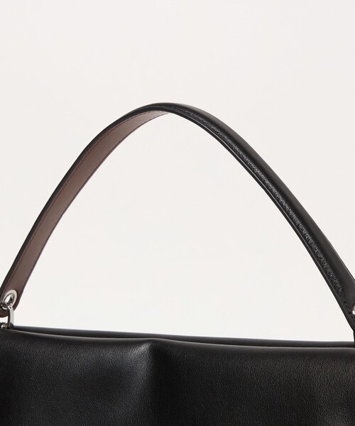 UNITED ARROWS(ユナイテッドアローズ)の「ダブルフラップ ワンハンドル バッグ(ハンドバッグ・レディース・ブラック/ベージュ・FREE)」の8枚目の写真