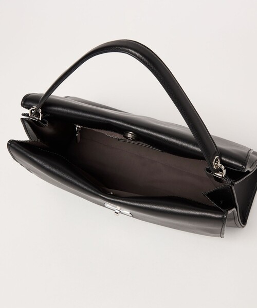 UNITED ARROWS(ユナイテッドアローズ)の「ダブルフラップ ワンハンドル バッグ(ハンドバッグ・レディース・ブラック/ベージュ・FREE)」の10枚目の写真