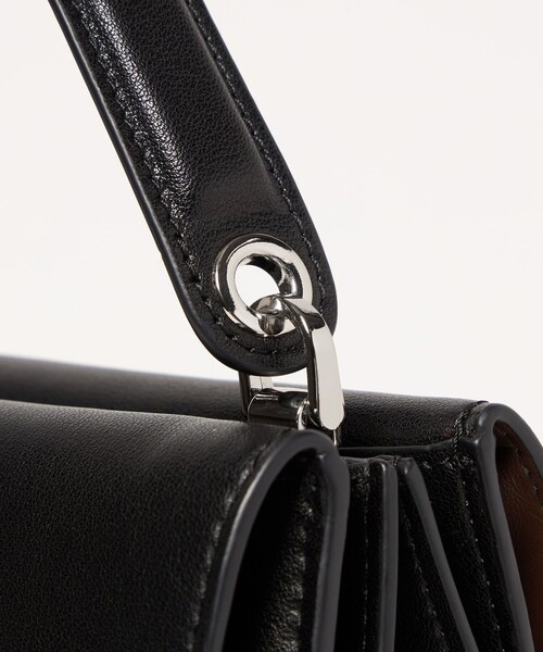 UNITED ARROWS(ユナイテッドアローズ)の「ダブルフラップ ワンハンドル バッグ(ハンドバッグ・レディース・ブラック/ベージュ・FREE)」の13枚目の写真
