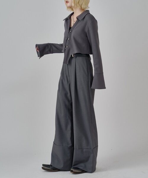 Lui's（ルイス）の「【mi-企画】ホックデザインクロップドシャツ（シャツ/ブラウス・レディース・ブラック/グレー・FREE）」の3枚目の写真