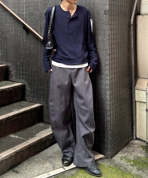 Chikashitsu +(チカシツプラス)の「【Chikashitsu +】sheer henley long sleeve tee / 【チカシツプラス】シアーヘンリーネック長袖Tシャツ<着用動画あり>(Tシャツ/カットソー・メンズ・ネイビー/ベージュ/アイボリー/ブラック・ONE SIZE)」の10枚目の写真