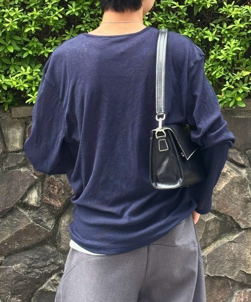 Chikashitsu +(チカシツプラス)の「【Chikashitsu +】sheer henley long sleeve tee / 【チカシツプラス】シアーヘンリーネック長袖Tシャツ<着用動画あり>(Tシャツ/カットソー・メンズ・ネイビー/ベージュ/アイボリー/ブラック・ONE SIZE)」の8枚目の写真