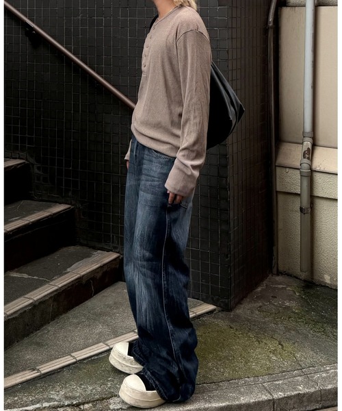 Chikashitsu +(チカシツプラス)の「【Chikashitsu +】sheer henley long sleeve tee / 【チカシツプラス】シアーヘンリーネック長袖Tシャツ<着用動画あり>(Tシャツ/カットソー・メンズ・ネイビー/ベージュ/アイボリー/ブラック・ONE SIZE)」の14枚目の写真