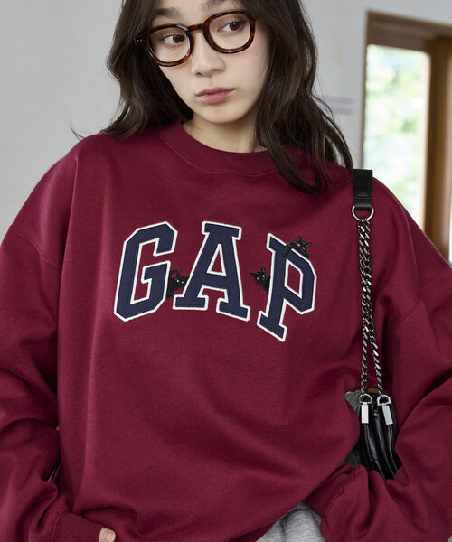 GAP(ギャップ)の「PUBLUX × GAP/ギャップ 別注 アーチロゴ ×キャット 裏起毛 スウェット 限定展開(スウェット・メンズ・ライトグレー/ブラウン/ボルドー/サックスブルー・MEDIUM/LARGE/SMALL)」の5枚目の写真