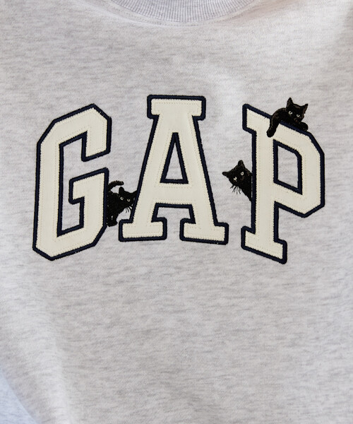 GAP(ギャップ)の「PUBLUX × GAP/ギャップ 別注 アーチロゴ ×キャット 裏起毛 スウェット 限定展開(スウェット・メンズ・ライトグレー/ブラウン/ボルドー/サックスブルー・MEDIUM/LARGE/SMALL)」の20枚目の写真