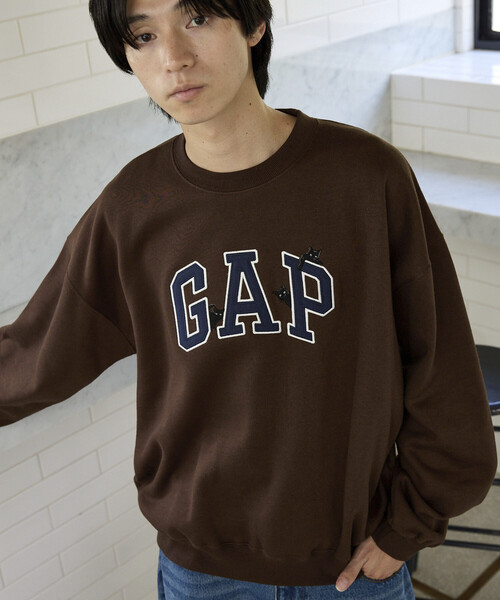 GAP(ギャップ)の「PUBLUX × GAP/ギャップ 別注 アーチロゴ ×キャット 裏起毛 スウェット 限定展開(スウェット・メンズ・ライトグレー/ブラウン/ボルドー/サックスブルー・MEDIUM/LARGE/SMALL)」の21枚目の写真
