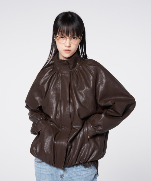 320SHOWROOM(320ショールーム)の「シャーリングファネルネックフェイクレザーブルゾン ブラウン(ライダースジャケット・レディース・ブラウン・FREE)」の4枚目の写真