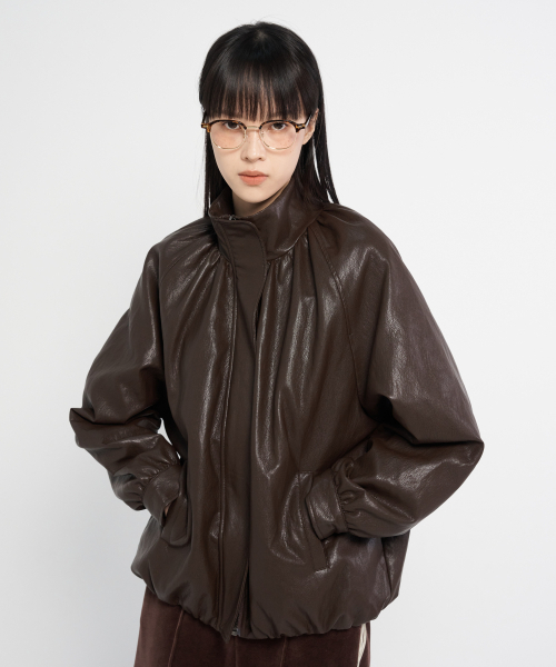 320SHOWROOM(320ショールーム)の「シャーリングファネルネックフェイクレザーブルゾン ブラウン(ライダースジャケット・レディース・ブラウン・FREE)」の6枚目の写真
