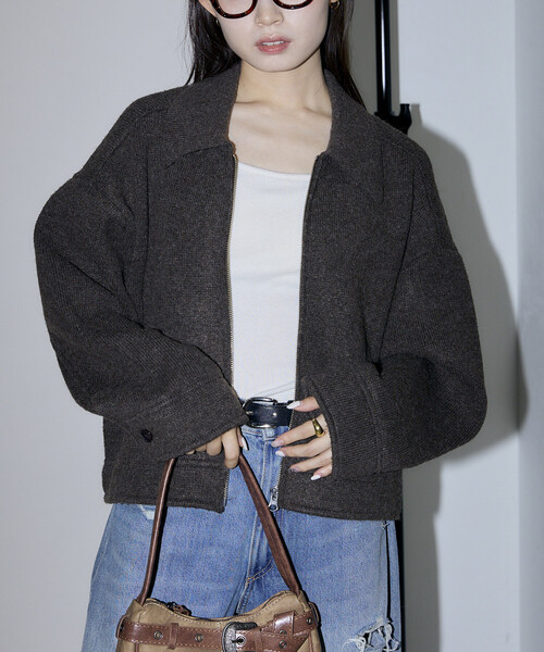 PUBLUX(パブリュクス)の「PUBLUX/パブリュクス ニット ジップ ジャケット 限定展開(ブルゾン・レディース・チャコールグレー・フリ-)」の8枚目の写真