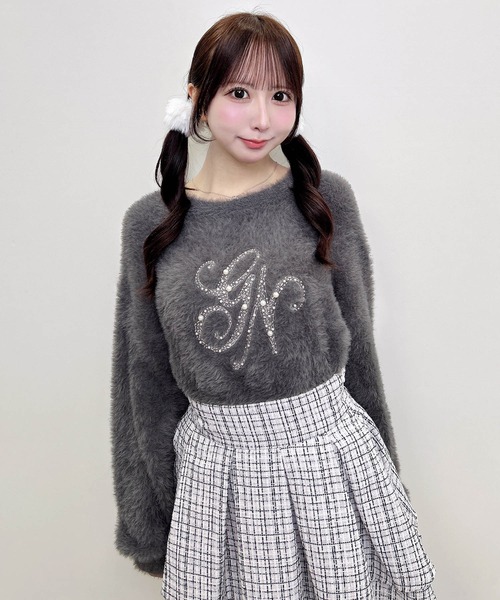 INGNI(イング)の「イニシャルビジューロゴフェザーニット(ニット/セーター・レディース・チャコールグレー/ベージュ/アイボリー/ピンク・M)」の16枚目の写真