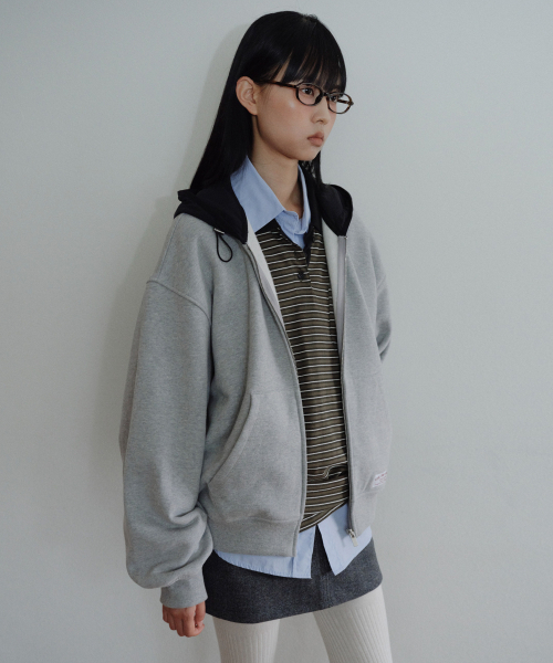 EN OR（エンオール）の「[CORE] OVERSIZED TWO-TONE ZIP-UP HOODIE - GREY（パーカー・レディース・その他・FREE）」の2枚目の写真