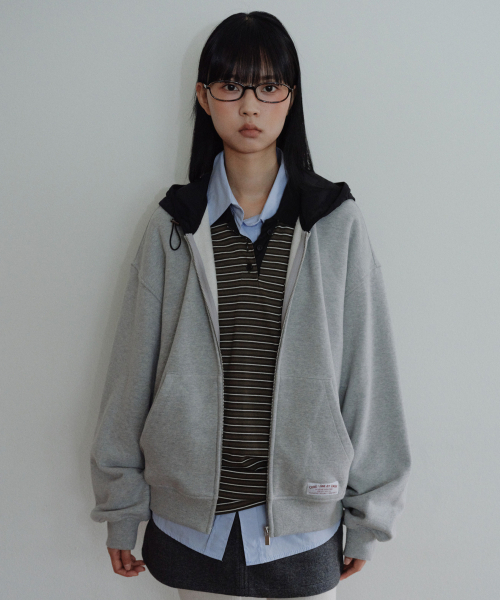 EN OR（エンオール）の「[CORE] OVERSIZED TWO-TONE ZIP-UP HOODIE - GREY（パーカー・レディース・その他・FREE）」の3枚目の写真