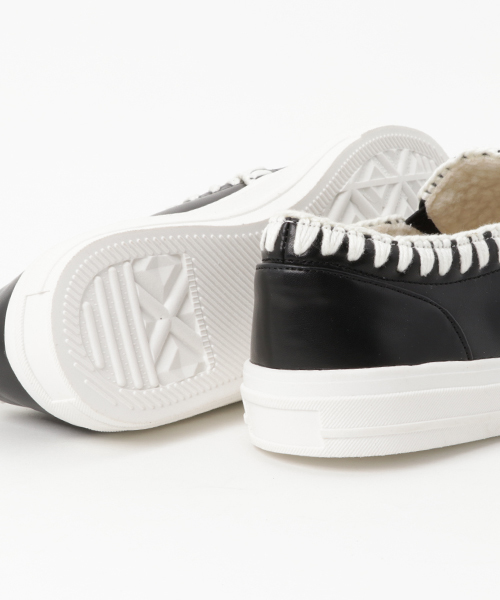 POU DOU DOU(プードゥドゥ)の「ハマグリステッチボアスリッポン(スリッポン・レディース・アイボリー/ブラック・4/3)」の9枚目の写真