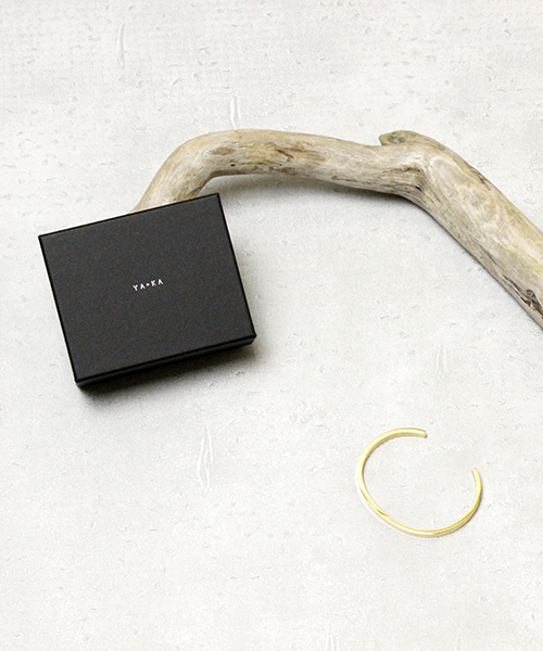 YArKA（ヤーカ）の「【YArKA / ヤーカ】stainless plane bangle1/ステンレスプレーンバングル1（バングル/リストバンド・メンズ・シルバー/ブラック/ゴールド・FREE）」の5枚目の写真
