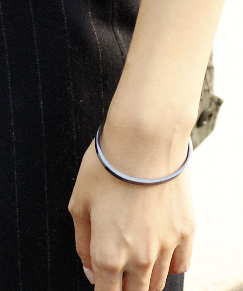 YArKA（ヤーカ）の「【YArKA / ヤーカ】stainless plane bangle1/ステンレスプレーンバングル1（バングル/リストバンド・メンズ・シルバー/ブラック/ゴールド・FREE）」の18枚目の写真