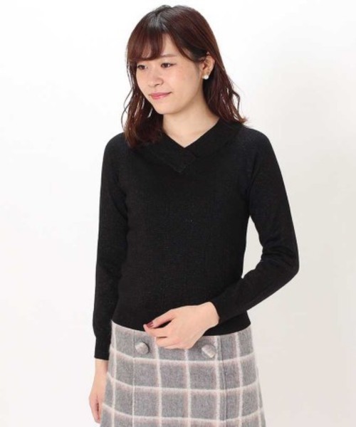 ASTORIA ODIER(アストリアオディール)の「ラメVネックニット(ニット/セーター・レディース・ブラック/サックスブルー/ネイビー/ピンク/ベージュ/ホワイト・MEDIUM/LARGE/SMALL)」の2枚目の写真