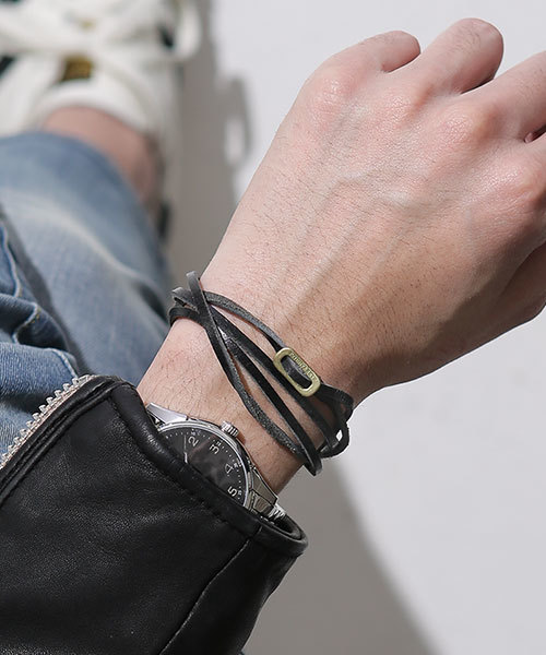 NANO universe（ナノユニバース）の「ITY 4連ブレスレット（ブレスレット・メンズ・ブラック/キャメル/ダークブラウン・FREE）」の2枚目の写真