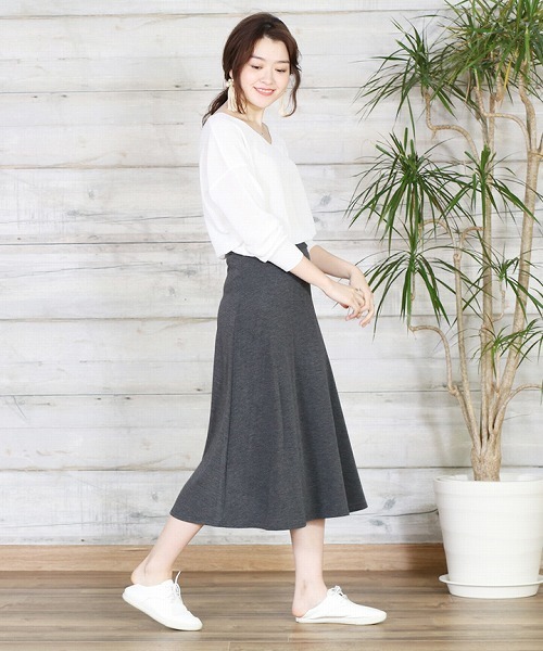reca（レカ）の「ウエストゴムで楽々☆ミモレ丈スウェットフレアスカート（スカート・レディース・ブラック/ダークグレー・FREE）」の13枚目の写真