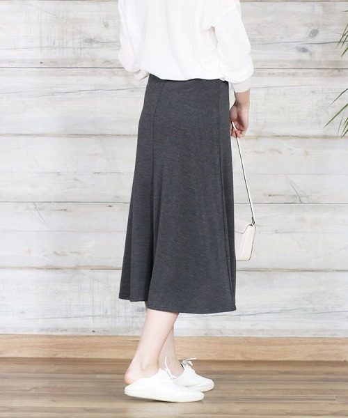 reca（レカ）の「ウエストゴムで楽々☆ミモレ丈スウェットフレアスカート（スカート・レディース・ブラック/ダークグレー・FREE）」の14枚目の写真
