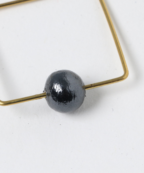 bico（ビコ）の「bico/sikaku pearl pierce（ピアス（両耳用）・レディース・ブラック・FREE）」の4枚目の写真