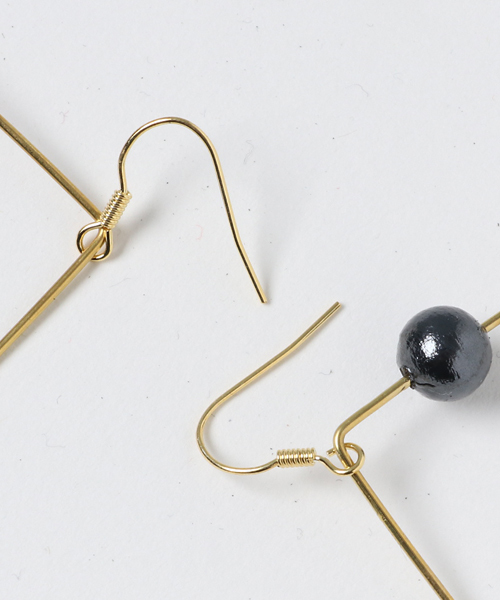 bico（ビコ）の「bico/sikaku pearl pierce（ピアス（両耳用）・レディース・ブラック・FREE）」の3枚目の写真