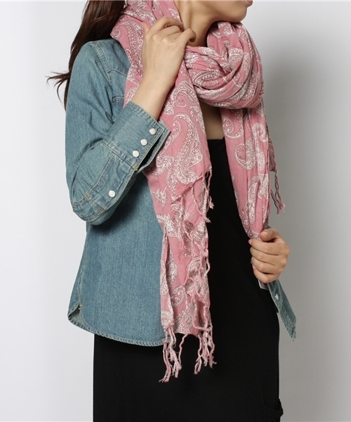 coen（コーエン）の「【InRed掲載】ペイズリー柄プリント大判ストール（ストール/ショール・レディース・ピンク/コバルトブルー・フリー）」の5枚目の写真