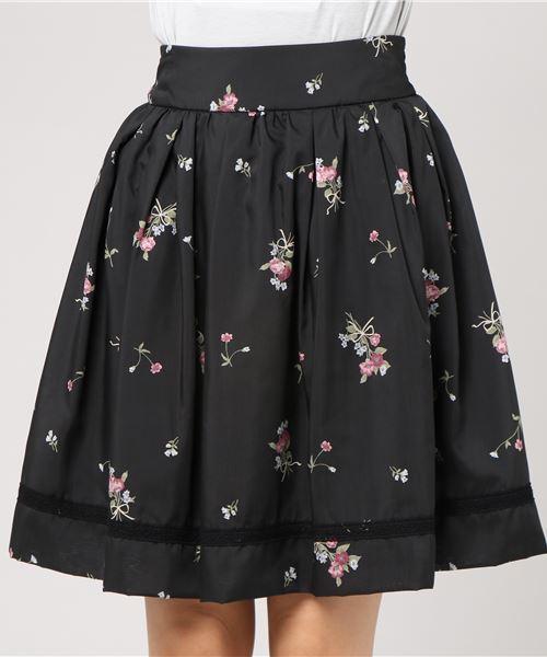 LODISPOTTO（ロディスポット）の「クリーミーフラワースカート（スカート・レディース・ブラック/ホワイト・MEDIUM）」の5枚目の写真