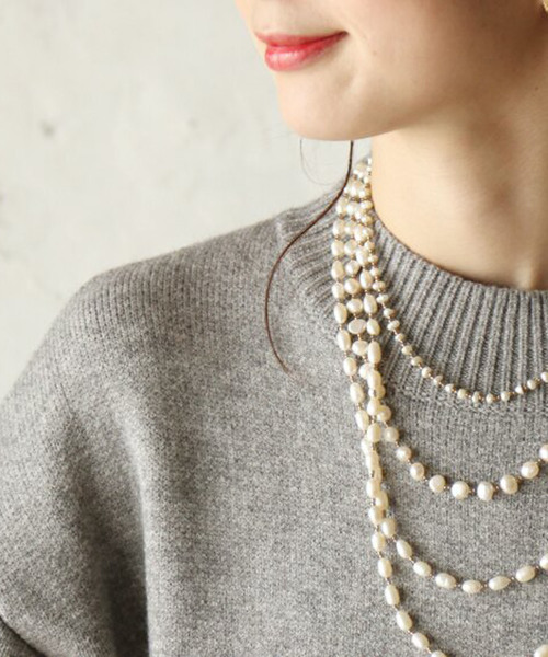 cawaii(カワイイ)の「目を惹く袖元。 リュクスなファーのニットワンピース(ワンピース・レディース・グレー・FREE)」の11枚目の写真