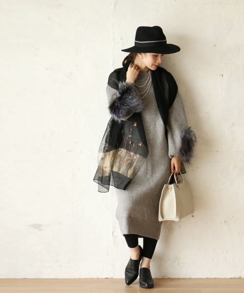 cawaii(カワイイ)の「目を惹く袖元。 リュクスなファーのニットワンピース(ワンピース・レディース・グレー・FREE)」の13枚目の写真