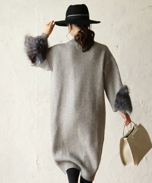 cawaii(カワイイ)の「目を惹く袖元。 リュクスなファーのニットワンピース(ワンピース・レディース・グレー・FREE)」の14枚目の写真