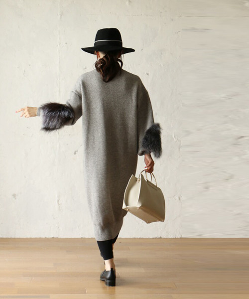 cawaii(カワイイ)の「目を惹く袖元。 リュクスなファーのニットワンピース(ワンピース・レディース・グレー・FREE)」の16枚目の写真