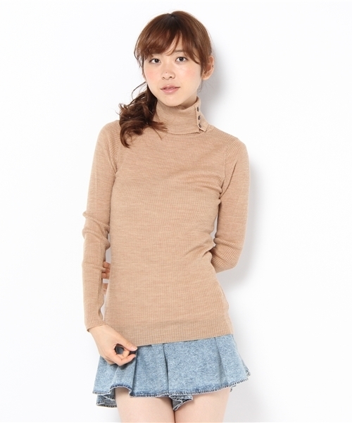 coen（コーエン）の「【InRed/リンネル掲載】ウォッシャブルウールタートルネックセーター（ニット/セーター・レディース・オフホワイト/ブラック/グレー/ナチュラル/ベージュ/レッド/ロイヤルブルー/ネイビー・MEDIUM/LARGE）」の5枚目の写真