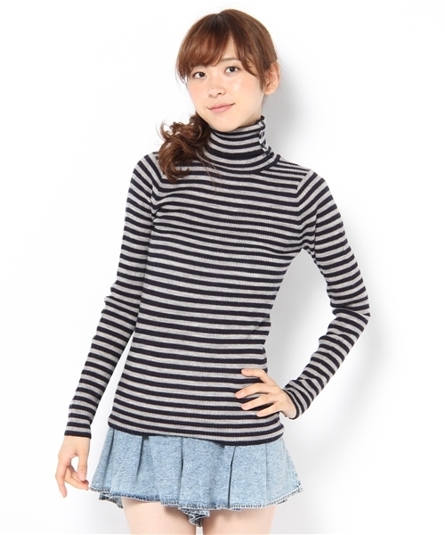 coen（コーエン）の「【InRed/リンネル掲載】ウォッシャブルウールタートルネックセーター（ニット/セーター・レディース・オフホワイト/ブラック/グレー/ナチュラル/ベージュ/レッド/ロイヤルブルー/ネイビー・MEDIUM/LARGE）」の7枚目の写真