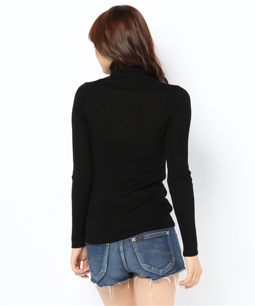 coen（コーエン）の「【InRed/リンネル掲載】ウォッシャブルウールタートルネックセーター（ニット/セーター・レディース・オフホワイト/ブラック/グレー/ナチュラル/ベージュ/レッド/ロイヤルブルー/ネイビー・MEDIUM/LARGE）」の10枚目の写真