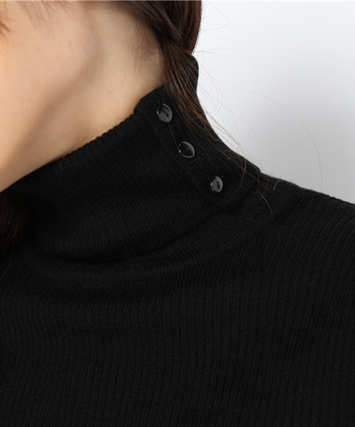 coen（コーエン）の「【InRed/リンネル掲載】ウォッシャブルウールタートルネックセーター（ニット/セーター・レディース・オフホワイト/ブラック/グレー/ナチュラル/ベージュ/レッド/ロイヤルブルー/ネイビー・MEDIUM/LARGE）」の11枚目の写真