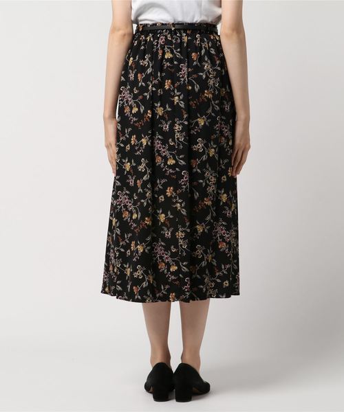 archives（アルシーヴ）の「前釦中花柄タックスカート（スカート・レディース・ブラック/ベージュ/グリーン・MEDIUM）」の5枚目の写真