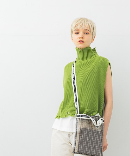 STUDIOUS（ステュディオス）の「【STUDIOUS】バックスリット タートルネックニットベスト（ベスト・レディース・ブラック/ベージュ/ピンク/ブラウン/グリーン/グレイッシュベージュ/パープル/ライトグレー・FREE）」の21枚目の写真