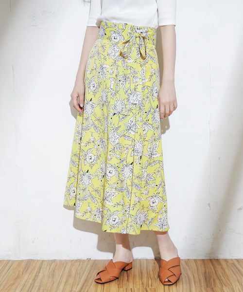 natural couture(ナチュラルクチュール)の「リゾート柄アソートラップスカート(スカート・レディース・ホワイト系その他/イエロー系その他/ネイビー・FREE)」の18枚目の写真