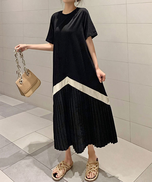 Doula Doula(ドゥーラドゥーラ)の「プリーツ切り替え裾ライン カットロングワンピース(ワンピース・レディース・ホワイト/ブラック/ベージュ/キャメル/カーキ・FREE)」の10枚目の写真